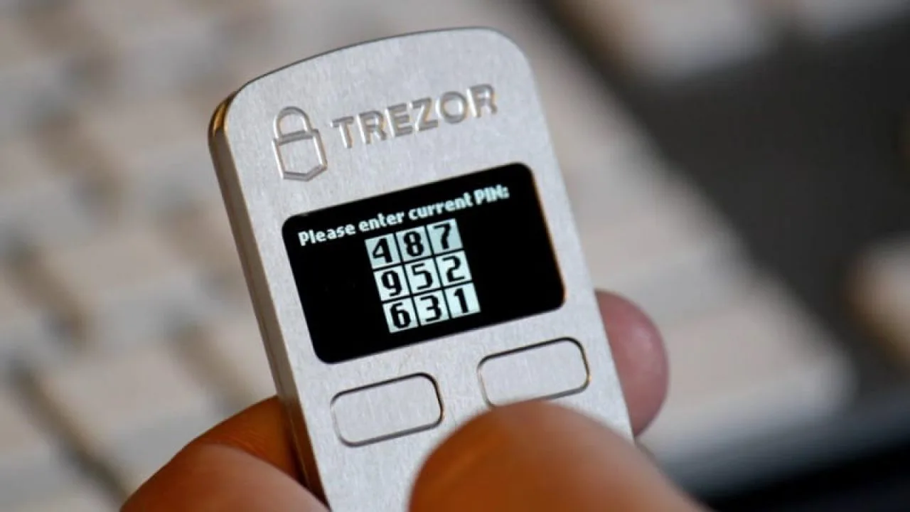 کیف پول سخت افزاری ترزور وان Trezor One hardware wallet