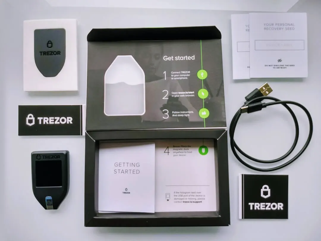 کیف پول سخت افزاری ترزور تی Trezor T hardware wallet