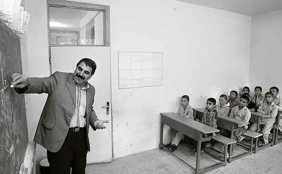 نظریه توسعه اقتصادی دکتر حسین عظیمی