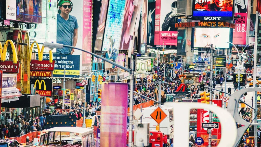 بازی تبلیغات چیست؟