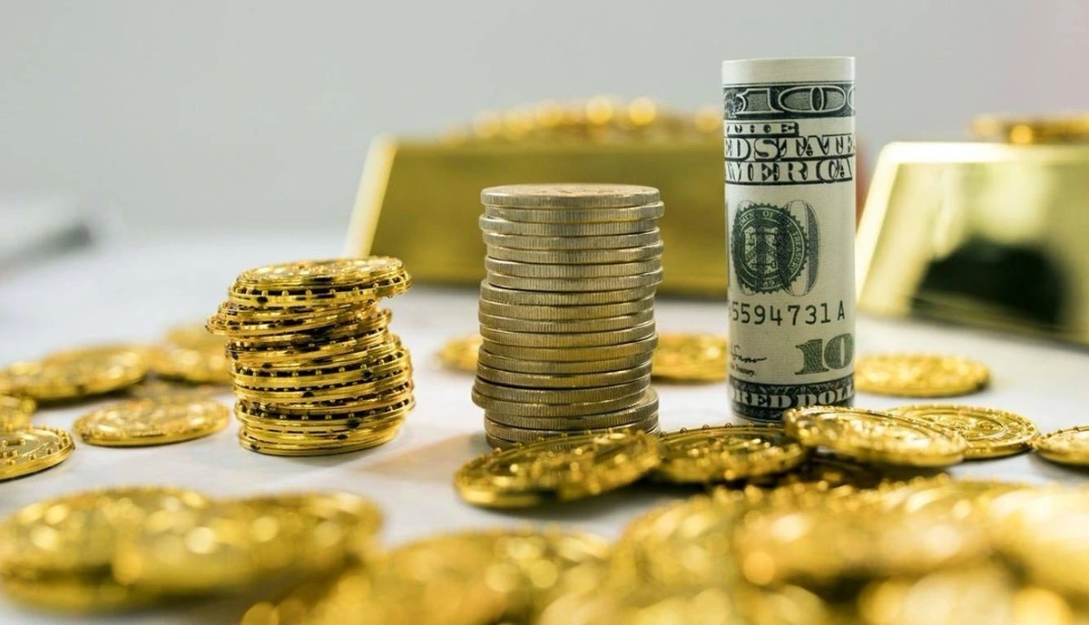 رکورد دلار، افت سکه